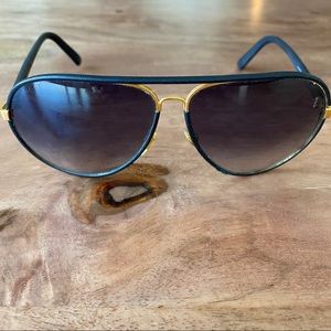 GUCCI black leather aviator sunglasses